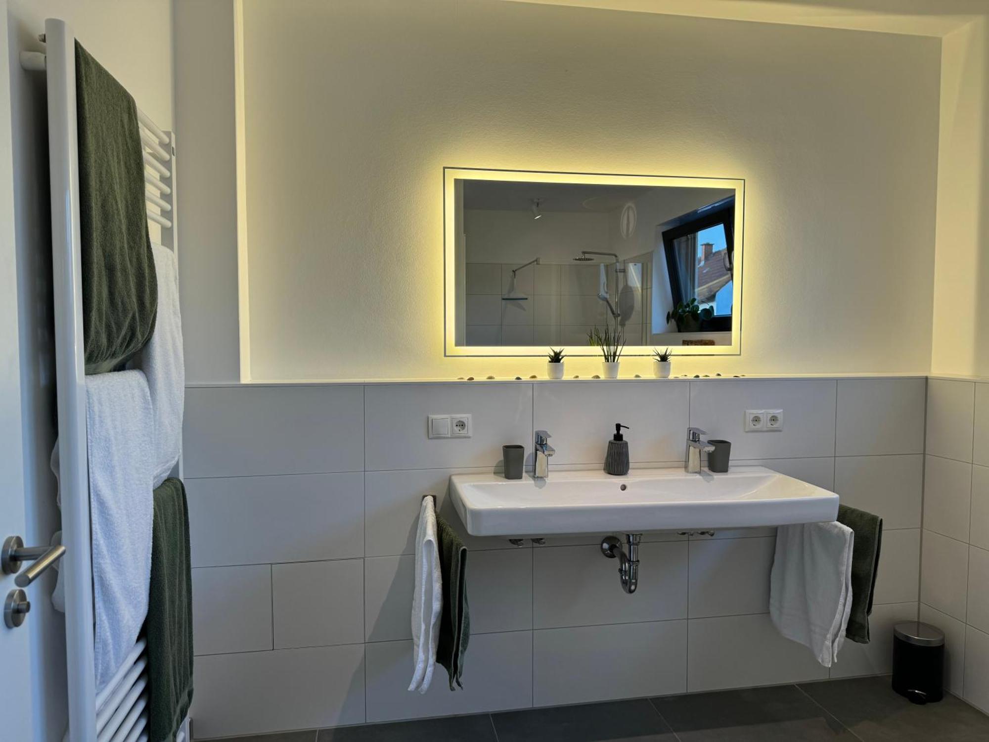 Venningen Moderne Ferienwohnung Mit Terrasse, Grill & Privatparkplatz מראה חיצוני תמונה